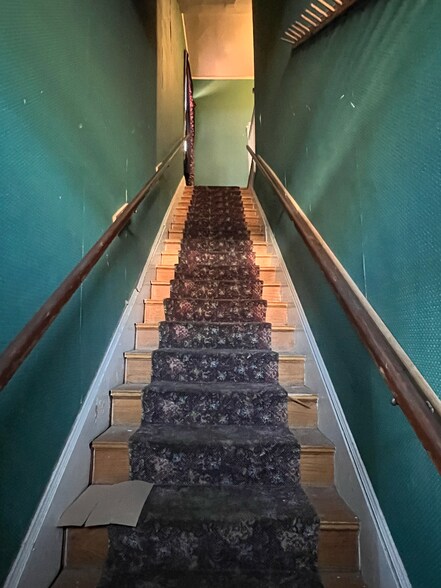 More Photos Of 821 W Broadway St, Muskogee Restaurant For Sale