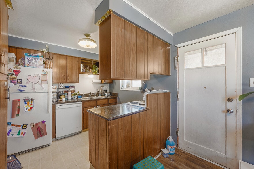 More Photos Of 9842-9856 W 22nd Pl, Lakewood Apartments For Sale