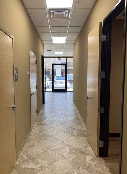 More Photos Of 2650 E Mohawk Ln, Phoenix Warehouse For Sale