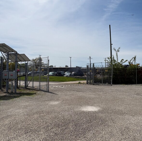 More Photos Of 6500 E Davison St E, Hamtramck Distribution For Lease