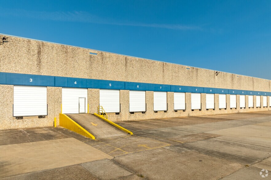 More Photos Of 8705 Citypark Loop, Houston Unknown For Lease