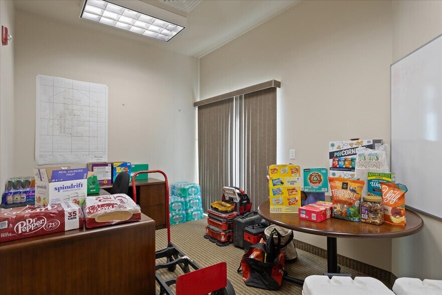 More Photos Of 1103 Old Town Ln, Cheyenne Office For Sale