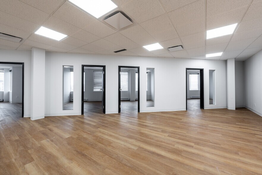 More Photos Of 5929 Rte Transcanadienne, Montréal Loft Creative Space For Lease