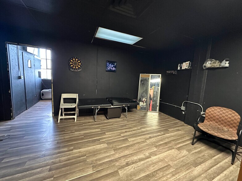 More Photos Of 2600-2604 W Fond Du Lac Ave, Milwaukee Manufacturing For Sale