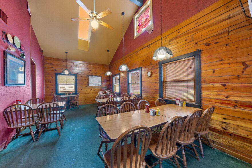 More Photos Of 347 N Scott Ave, Belton Restaurant For Sale
