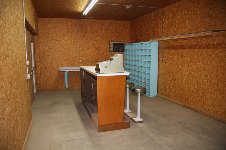 More Photos Of 310 Main St, Scribner Storefront For Sale