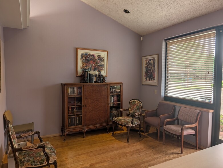 More Photos Of 1128 N Chinowth St, Visalia Medical For Sale