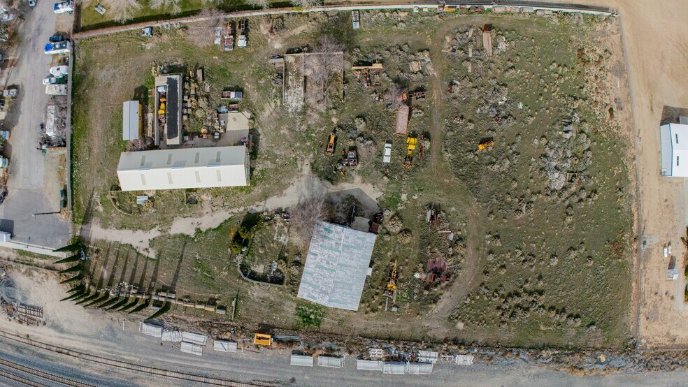 More Photos Of 609 E H St, Tehachapi Warehouse For Sale