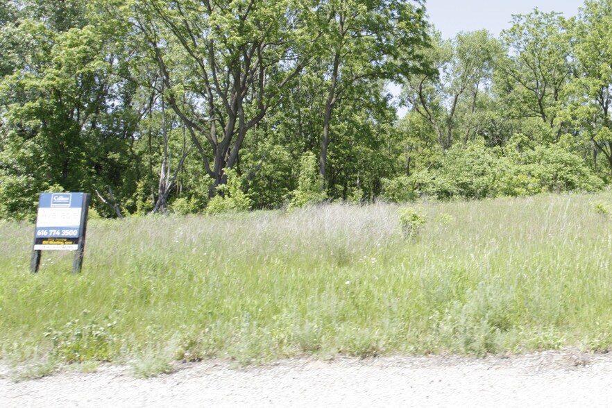 More Photos Of 2318 East Paris Ave SE, Grand Rapids Land For Sale