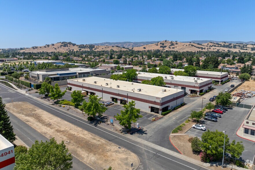 More Photos Of 4970 Allison Pky, Vacaville Warehouse For Lease