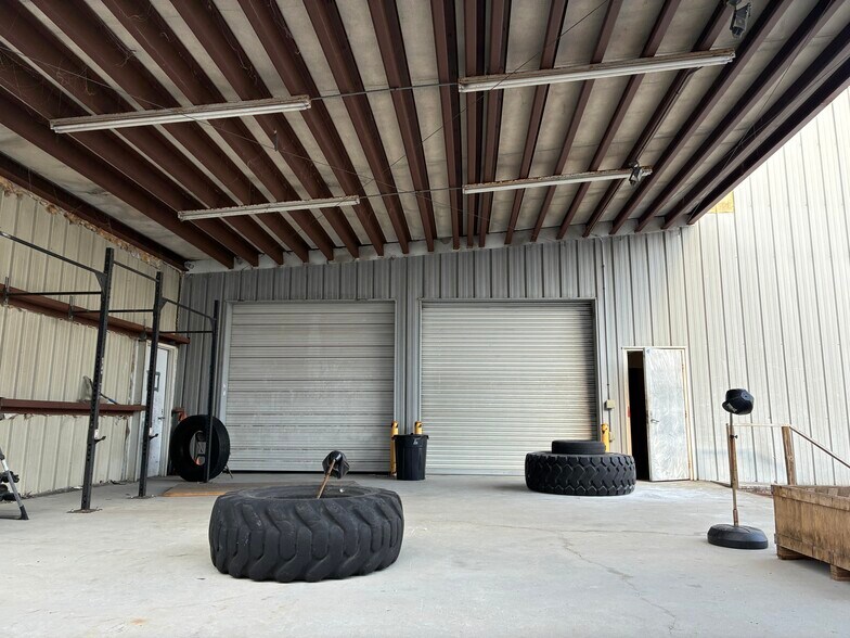 More Photos Of 6500 Windmill Way, Wilmington Industrial For Lease