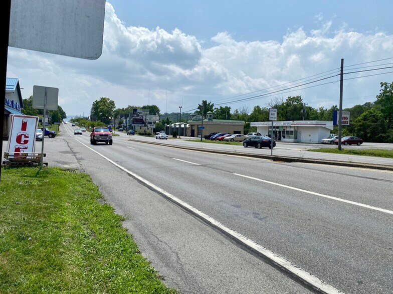 More Photos Of 413 S Logan Blvd, Altoona Office For Lease