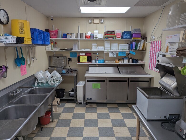 More Photos Of 1221 S Laramie, Peoria Freestanding For Sale