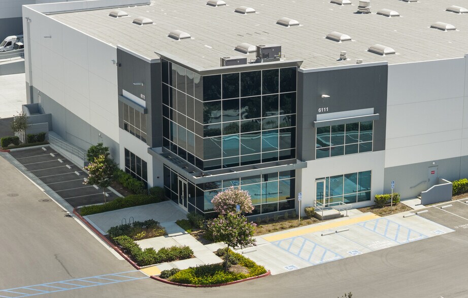 More Photos Of 6111 20th St, Jurupa Valley Warehouse For Sale