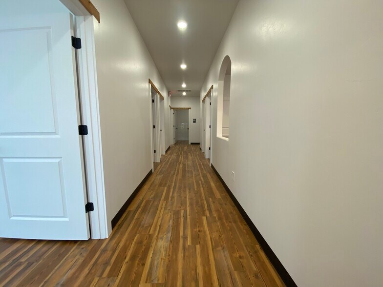 More Photos Of 10921 Wayne Ave, Lubbock Medical For Sale