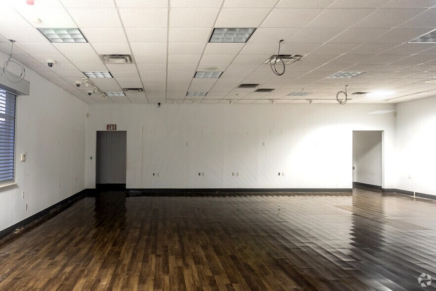 More Photos Of E Innes St, Salisbury Unknown For Lease