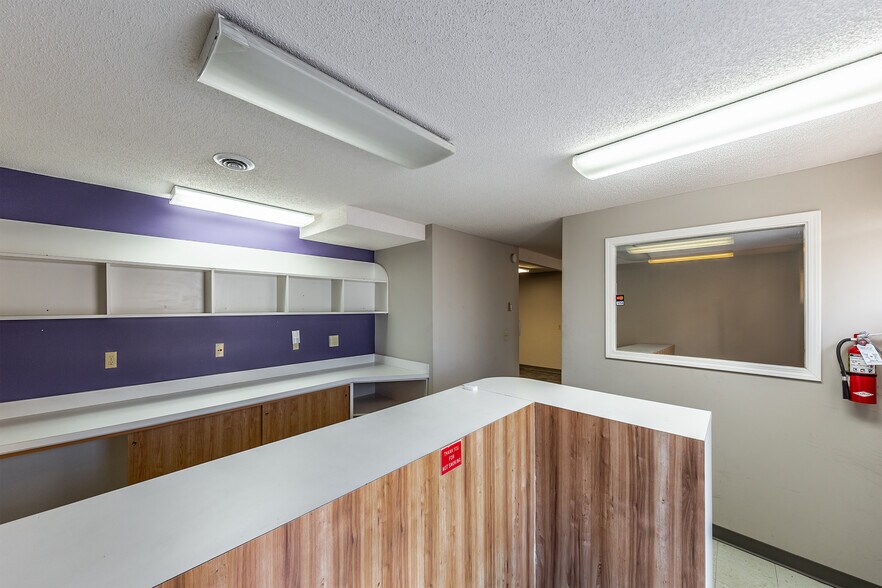 More Photos Of 624 S 7th St, Saint Joseph Industrial For Sale