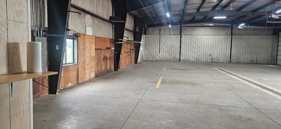 More Photos Of N7160 Raceway Rd, Beaver Dam Flex For Sale
