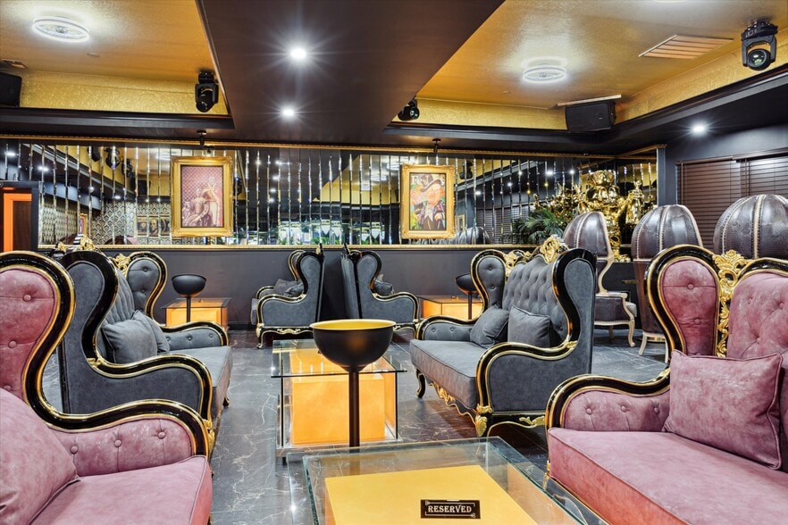 More Photos Of 2154 Bridge St, Philadelphia General Retail For Sale