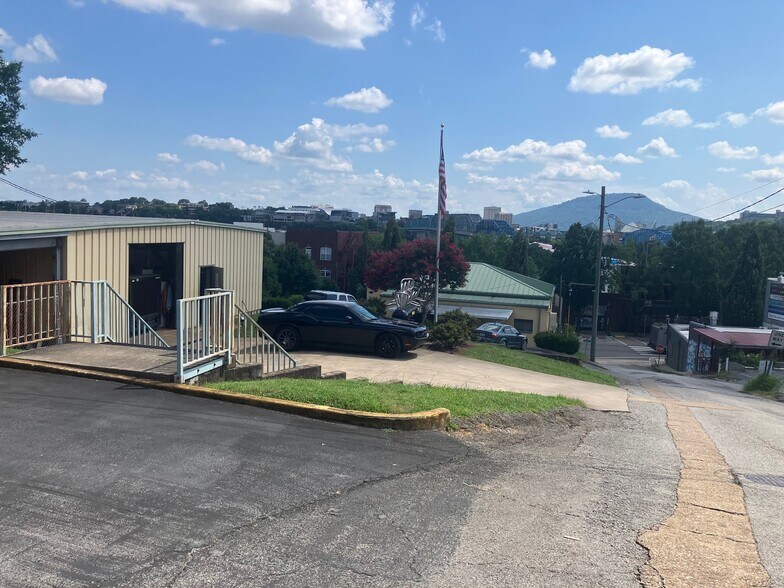 More Photos Of 301 Frazier Ave, Chattanooga Office For Sale