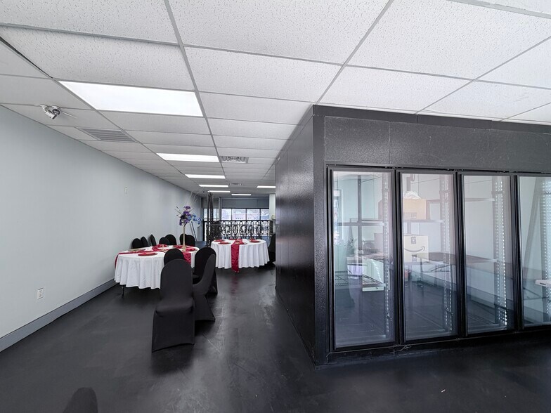 More Photos Of 3393-3437 Summer Ave, Memphis Storefront For Lease