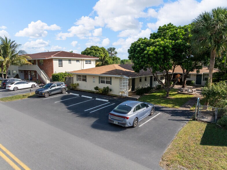 More Photos Of 5230 NE 14th Way, Fort Lauderdale Apartments For Sale