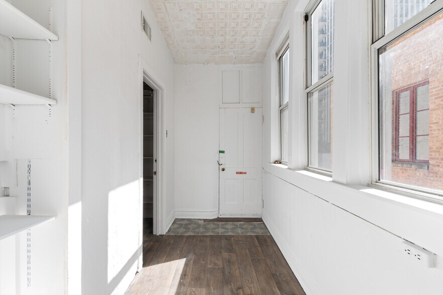 More Photos Of 1239 N Dearborn St, Chicago Apartments For Sale