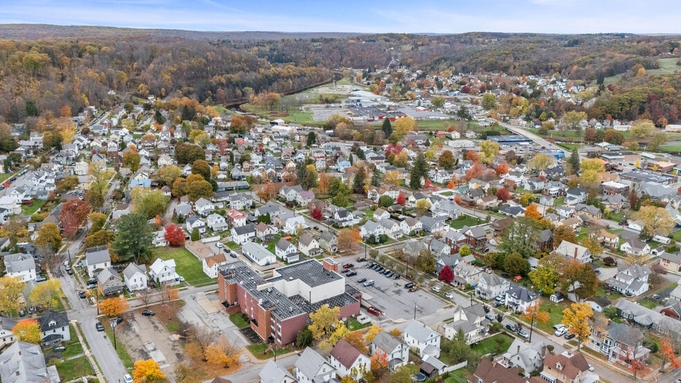 More Photos Of 94 Hospital St, Ridgway Specialty For Sale