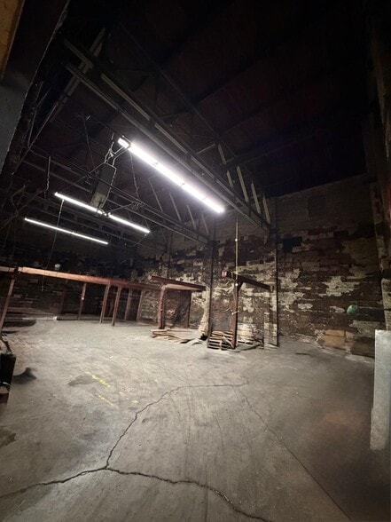 More Photos Of 609 South Blvd, Evanston Warehouse For Sale