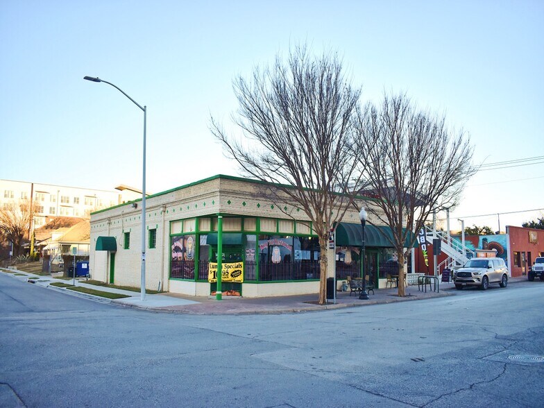 Primary Photo Of 1512 W Magnolia Ave, Fort Worth Restaurant For Lease
