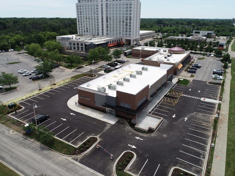 More Photos Of 751 N Milwaukee Ave, Wheeling Freestanding For Lease
