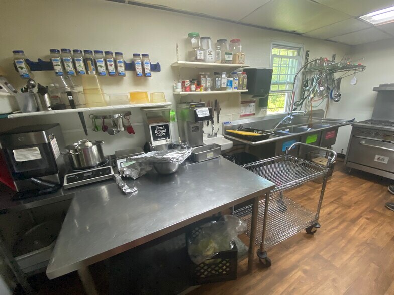 More Photos Of 122 E Poplar St, Nanticoke Restaurant For Sale