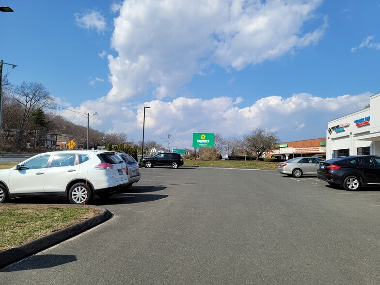 More Photos Of 2272-2288 Berlin Tpke, Newington Medical For Lease