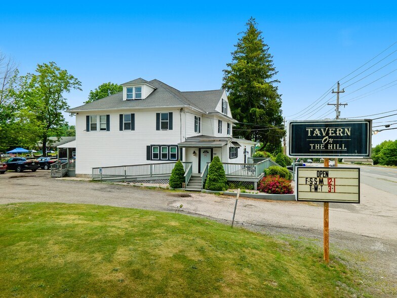 More Photos Of 809 Nooseneck Hill Rd, West Greenwich Restaurant For Sale