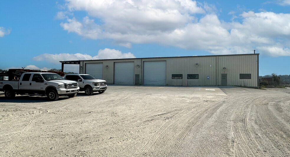 Primary Photo Of 4898 Old Louisville Rd, Savannah General Retail For Lease