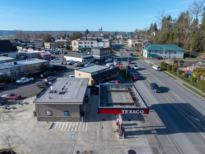 More Photos Of 701 2nd St, Snohomish Service Station For Sale