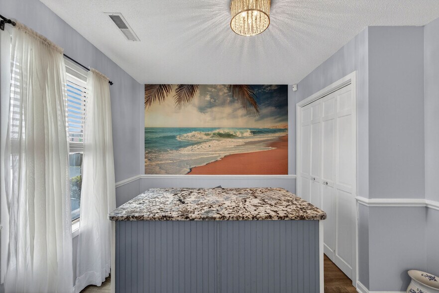 More Photos Of 104-H N Kerr Ave, Wilmington Office For Sale