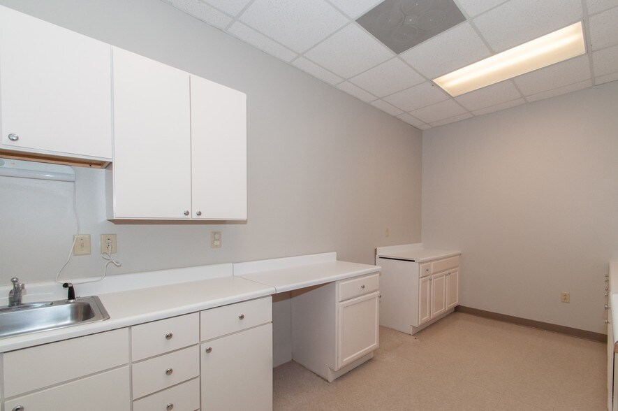 More Photos Of 101 Towerview Ct, Cary Flex For Sale