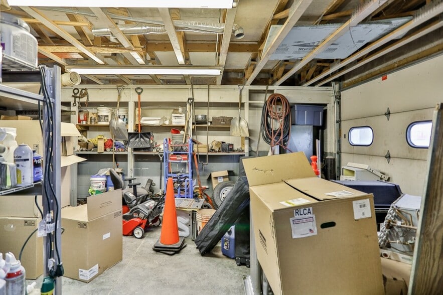 More Photos Of 711 3rd St, Marathon Manufacturing For Sale