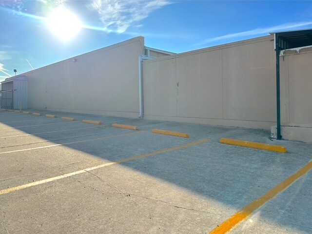 More Photos Of 616 US Highway 181, Taft Freestanding For Sale