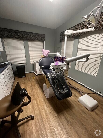 More Photos Of 430 Bridge Plaza Dr, Manalapan Township Medical For Sale
