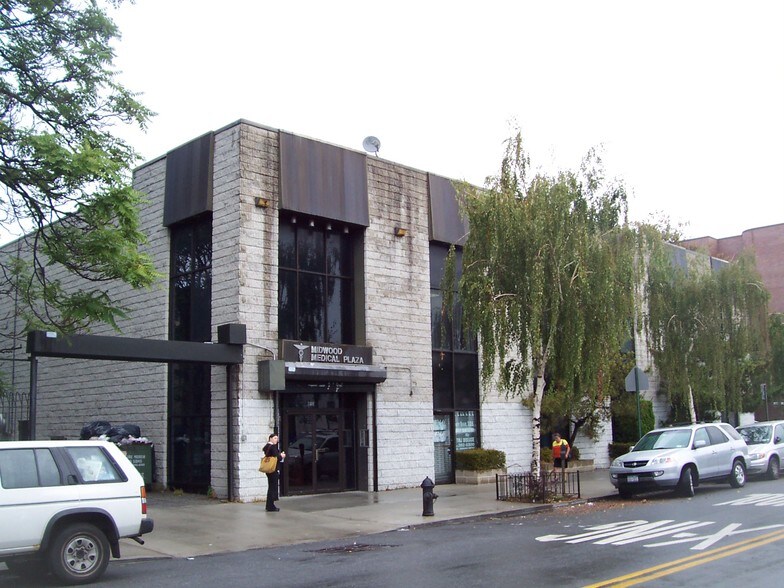 More Photos Of 813 Quentin Rd, Brooklyn Medical For Lease