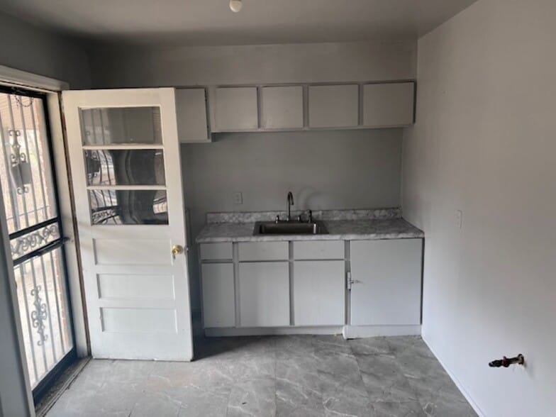 More Photos Of 494 Walker Ave, Memphis Apartments For Sale