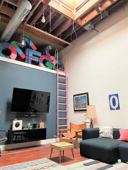 More Photos Of 9 SE 3rd Ave, Portland Loft Creative Space For Sale