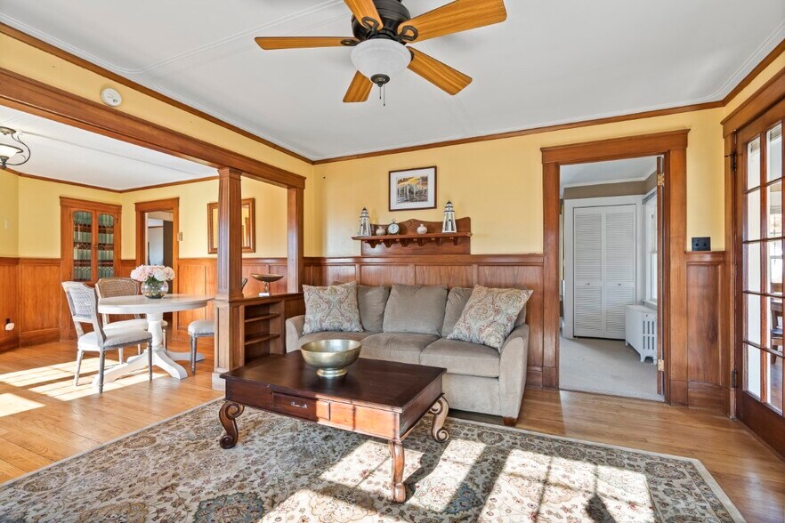 More Photos Of 47 & 49 Atlantic Avenue, Boothbay Harbor Flex For Sale