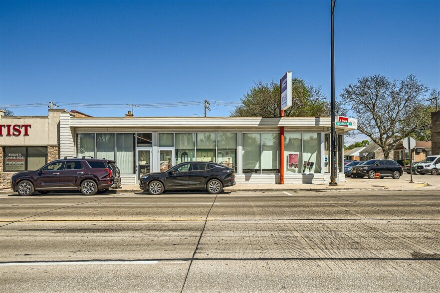 More Photos Of 5301 N Harlem Ave, Chicago Freestanding For Sale