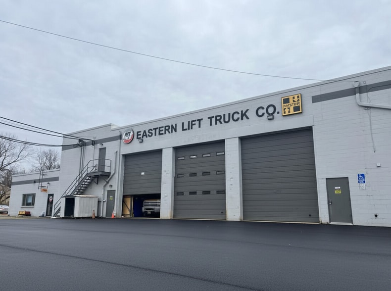 Primary Photo Of 560 Stelton Rd, Piscataway Warehouse For Lease