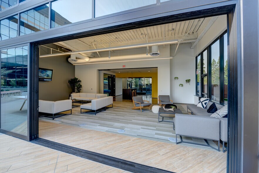 More Photos Of 3100 S Harbor Blvd, Santa Ana Office For Sale