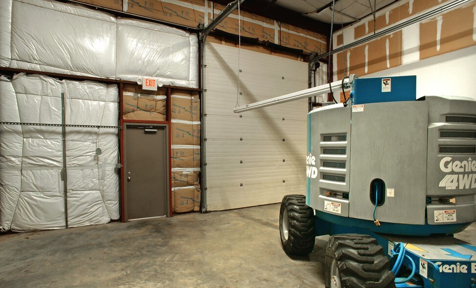 More Photos Of 1244 Executive Blvd, Chesapeake Flex For Sale