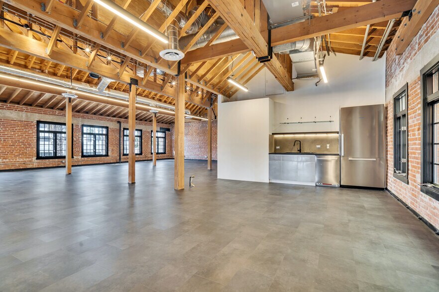 More Photos Of 400-412 Wilshire Blvd, Santa Monica Loft Creative Space For Lease